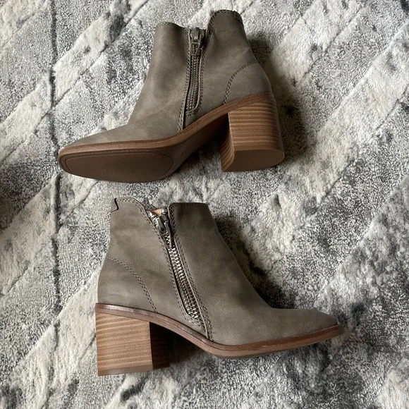 Grey khaki heeled booties - Picture 3 of 7